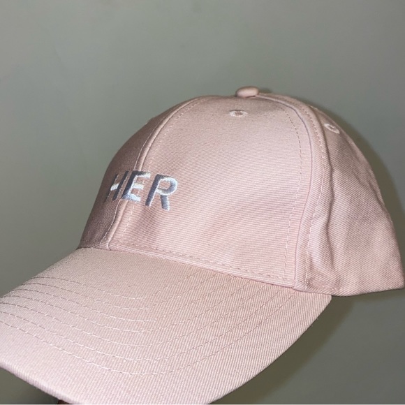 New Burberry Her collection pink women’s hat. - Picture 2 of 6